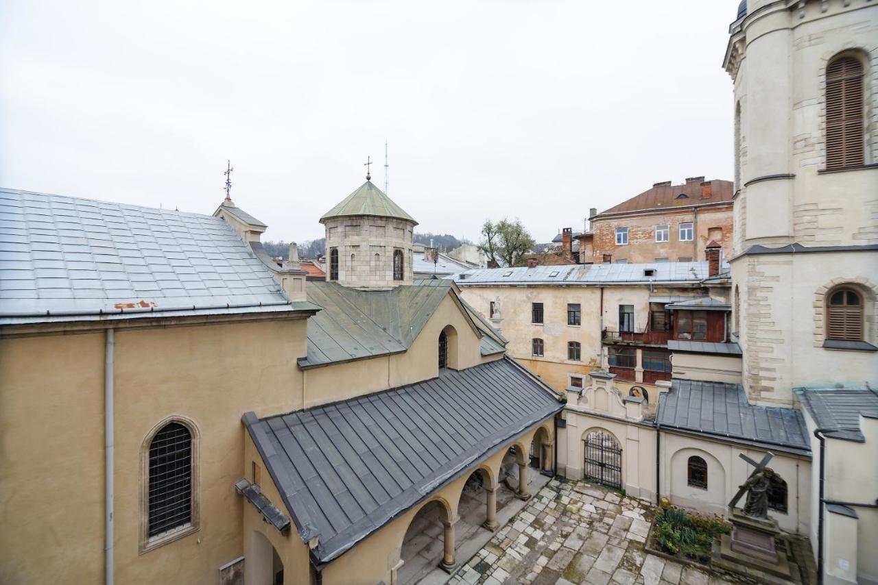 Просторі Апартаменти В Центрі Львова Exterior foto